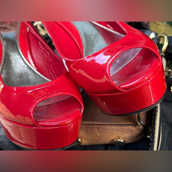 Gucci Toe Slingback Wedge Sandals - Picture 2 of 13